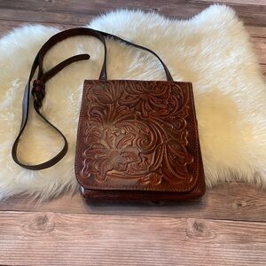Patrisha Nash 🌺 Tooled Granada Crossbody. ~ Florence